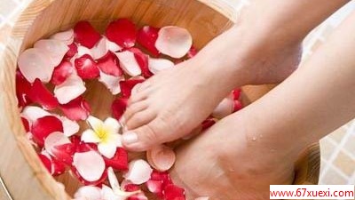 冬季用什么泡脚好？ www.67xuexi.com