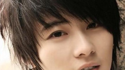 适合中学生男生发型推荐 学校也能拥有帅气型男发型 www.67xuexi.com