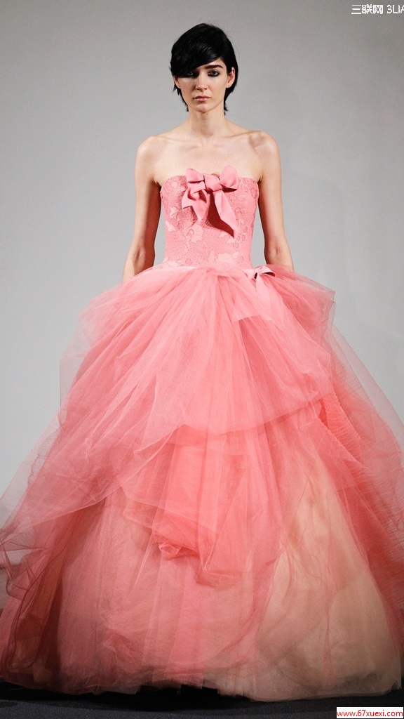 Vera Wang2014秋冬时尚婚纱 红色搭配蝴蝶结大花朵设计