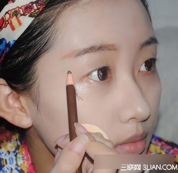 眉毛化妆