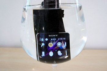 Smartwatch 2飺˫ֵ